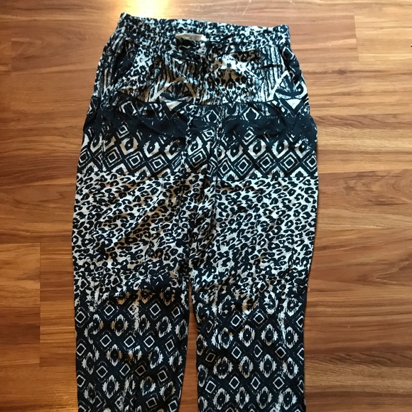 Printed jogger pants! - Picture 2 of 3